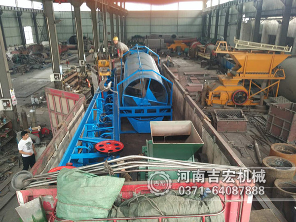 磚廠(chǎng)煤矸石粉碎機(jī)生產(chǎn)線(xiàn)設(shè)備發(fā)貨現(xiàn)場(chǎng)