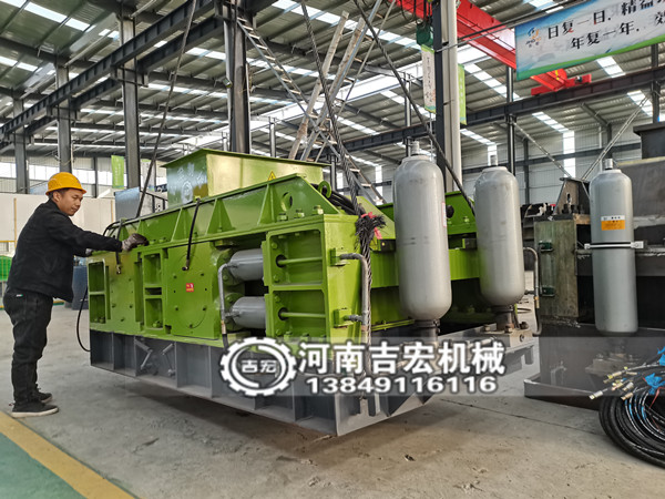 無錘頭設(shè)計(jì)對輥制砂機(jī)-砂石廠老板們的賺錢利器！