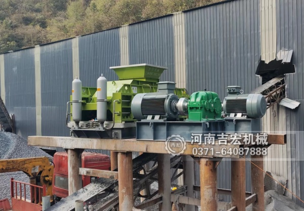 時產(chǎn)30-40噸的對輥破碎機(jī)該選哪個型號？800×600型詳解！