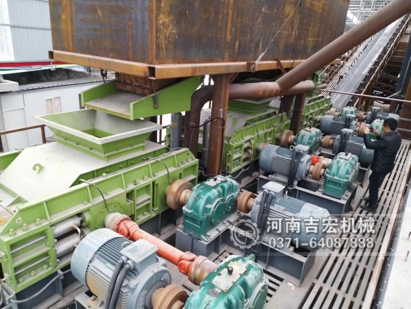 液壓對輥破碎機(jī)：粒度隨心調(diào)控,如何為砂廠創(chuàng)造更高經(jīng)濟(jì)效益？